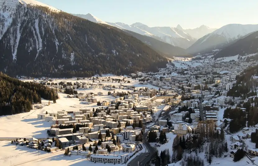 people skiing