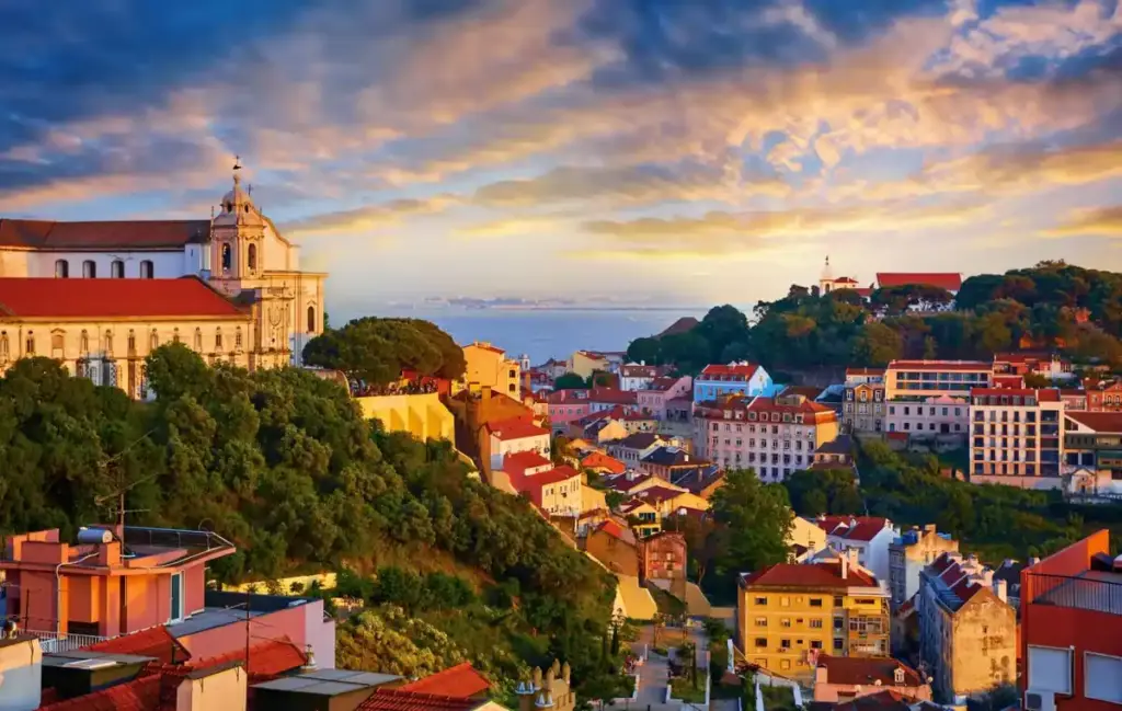 Portuguese event setting, Lisbon palaces and Algarve coastline